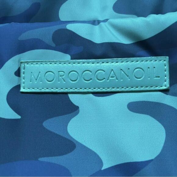MOROCCANOIL blue camouflage weekender bag - Picture 3 of 4